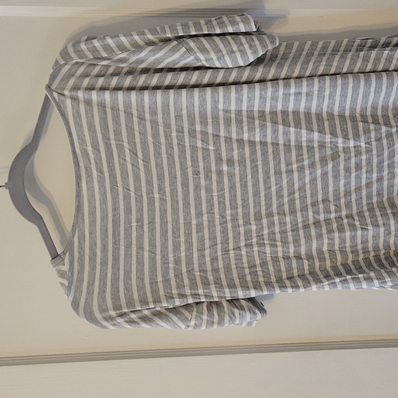 Striped front knot T - Picture 2 of 3